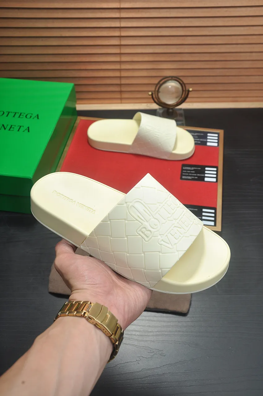 Men's shoes 💰260💶 [Botteg Venetta (BV)] (Slippers) Exclusive new model Official website new model The upper is made of superior top quality Delicate hand feel Luxurious texture Tailored for refined men Create a noble aura Delicate and regular Mark hand stitching Smooth lines Full sheepskin lining, comfortable to wash sweat 38-45